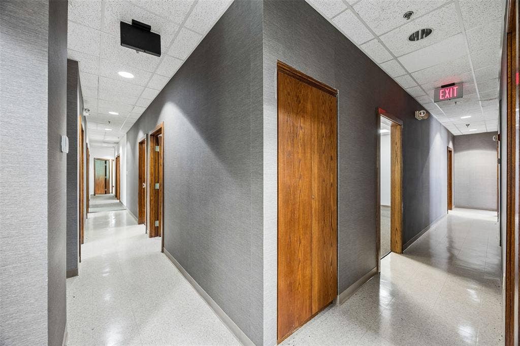 5225 Village Creek Drive, #300, Plano, TX 75093 5225 Village Creek Drive, #300, Plano, TX 75093