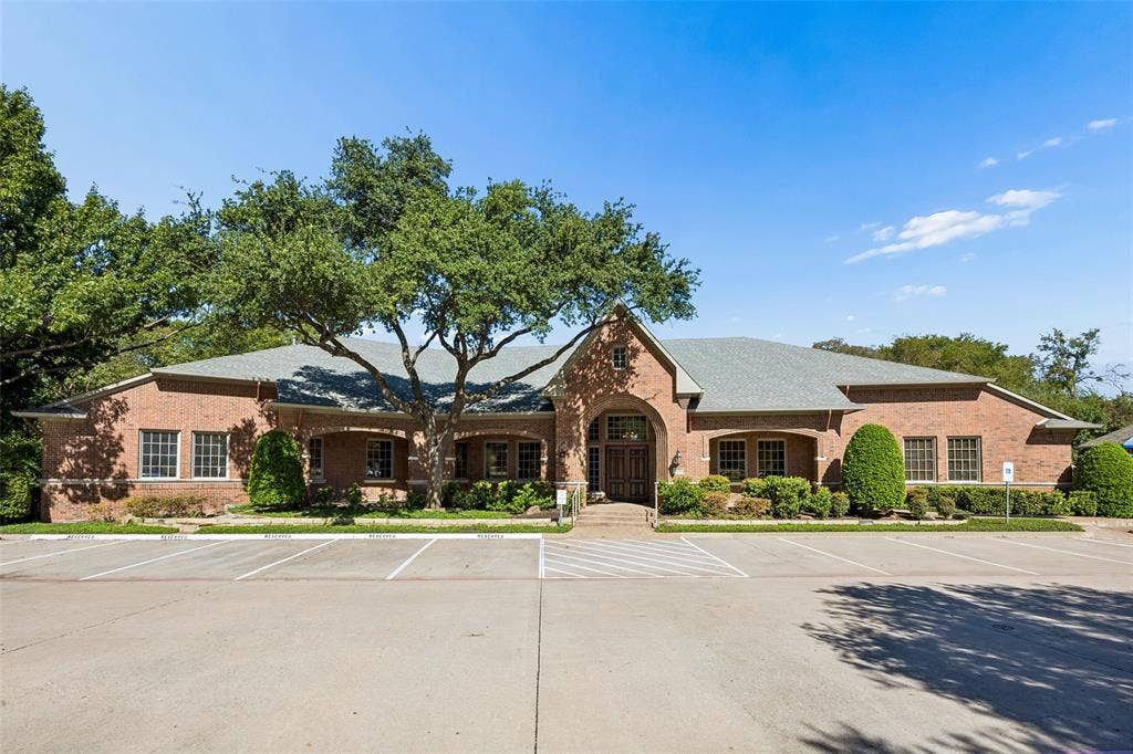 5225 Village Creek Drive, #300, Plano, TX 75093 5225 Village Creek Drive, #300, Plano, TX 75093