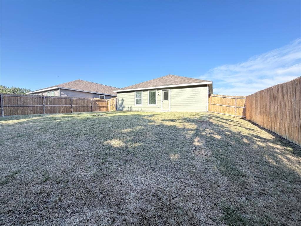 1717 Round House Lane, Dallas, TX 75253 1717 Round House Lane, Dallas, TX 75253