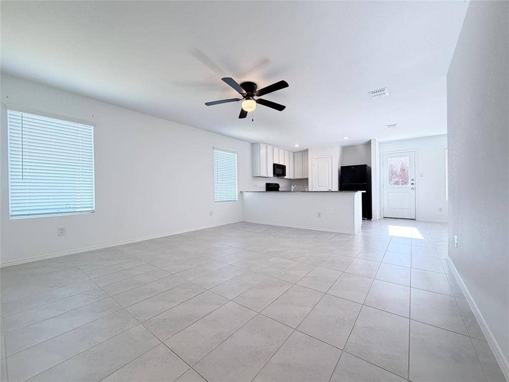 1717 Round House Lane, Dallas, TX 75253 1717 Round House Lane, Dallas, TX 75253