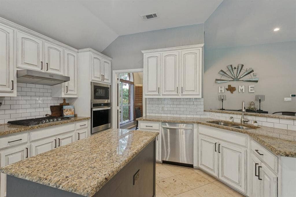 1912 Creek Bend Drive, Corinth, TX 76208 1912 Creek Bend Drive, Corinth, TX 76208