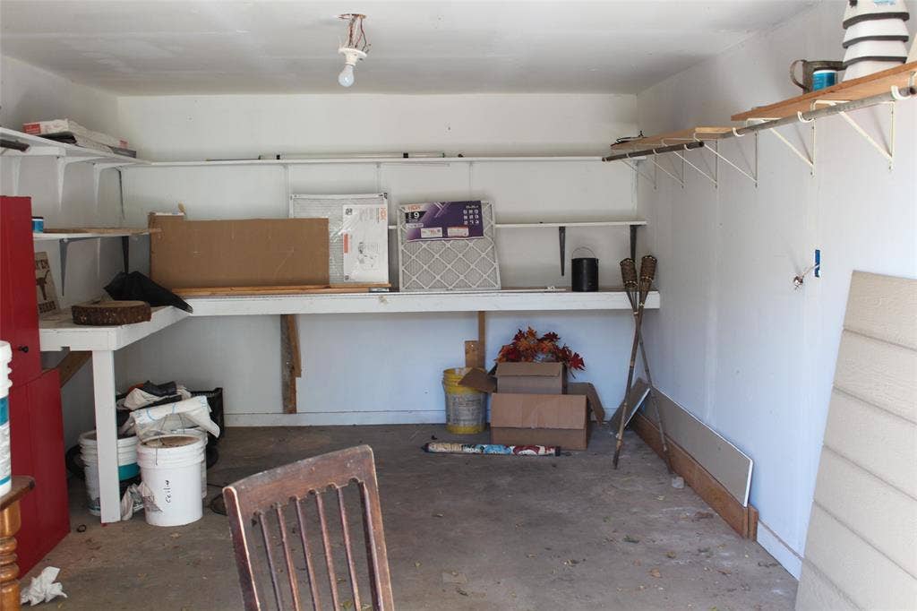231 N 5th Avenue, Munday, TX 76371
