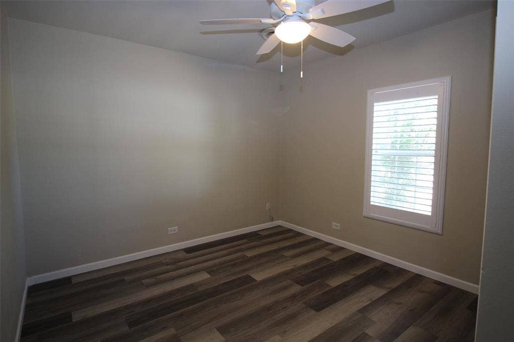 231 N 5th Avenue, Munday, TX 76371