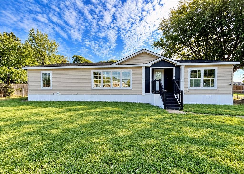 250 Rio Grande Drive, Midlothian, TX 76065 250 Rio Grande Drive, Midlothian, TX 76065