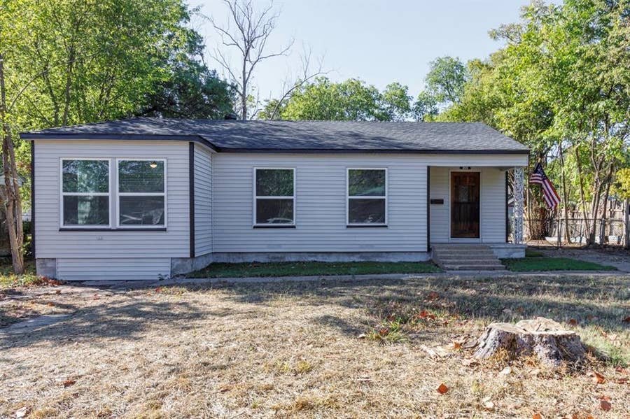 Property photo for 308 W Avenue F, Garland, TX