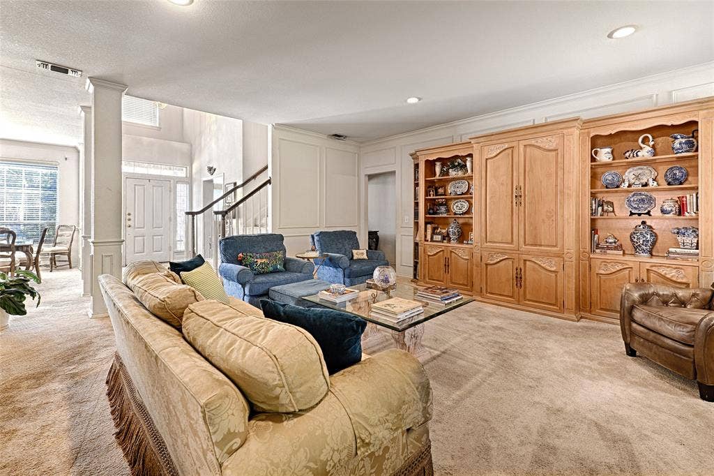6633 Wickliff Trail, Plano, TX 75023 6633 Wickliff Trail, Plano, TX 75023