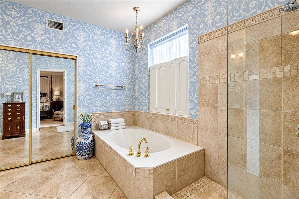 6633 Wickliff Trail, Plano, TX 75023 6633 Wickliff Trail, Plano, TX 75023