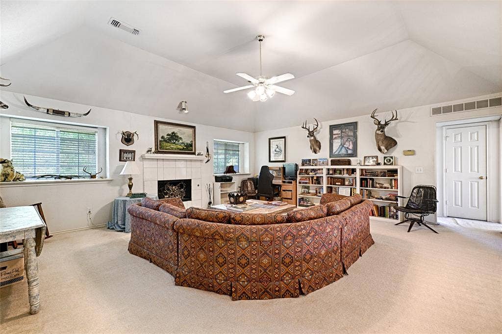 6633 Wickliff Trail, Plano, TX 75023 6633 Wickliff Trail, Plano, TX 75023
