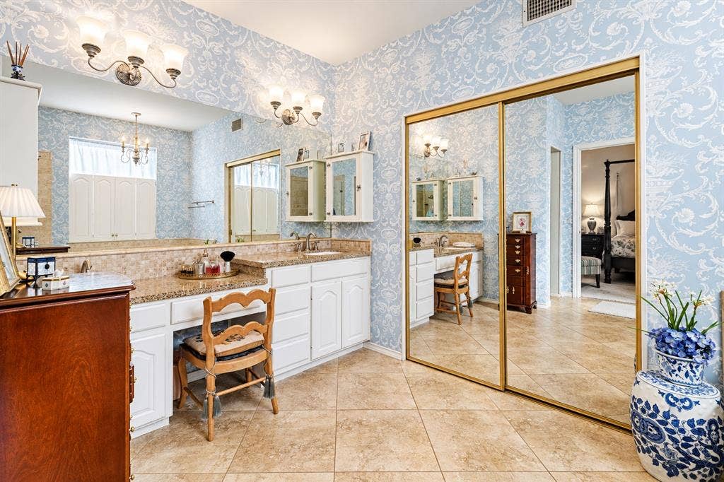 6633 Wickliff Trail, Plano, TX 75023 6633 Wickliff Trail, Plano, TX 75023