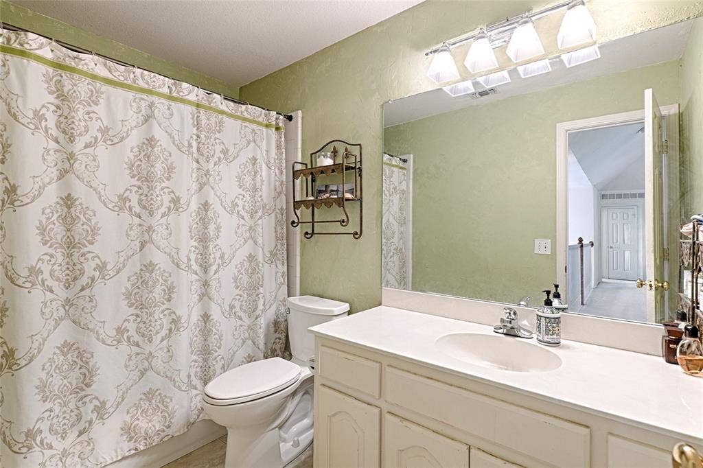 6633 Wickliff Trail, Plano, TX 75023 6633 Wickliff Trail, Plano, TX 75023
