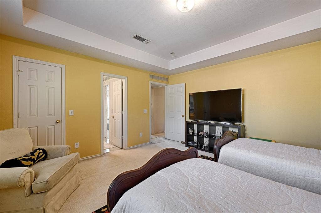 6633 Wickliff Trail, Plano, TX 75023 6633 Wickliff Trail, Plano, TX 75023