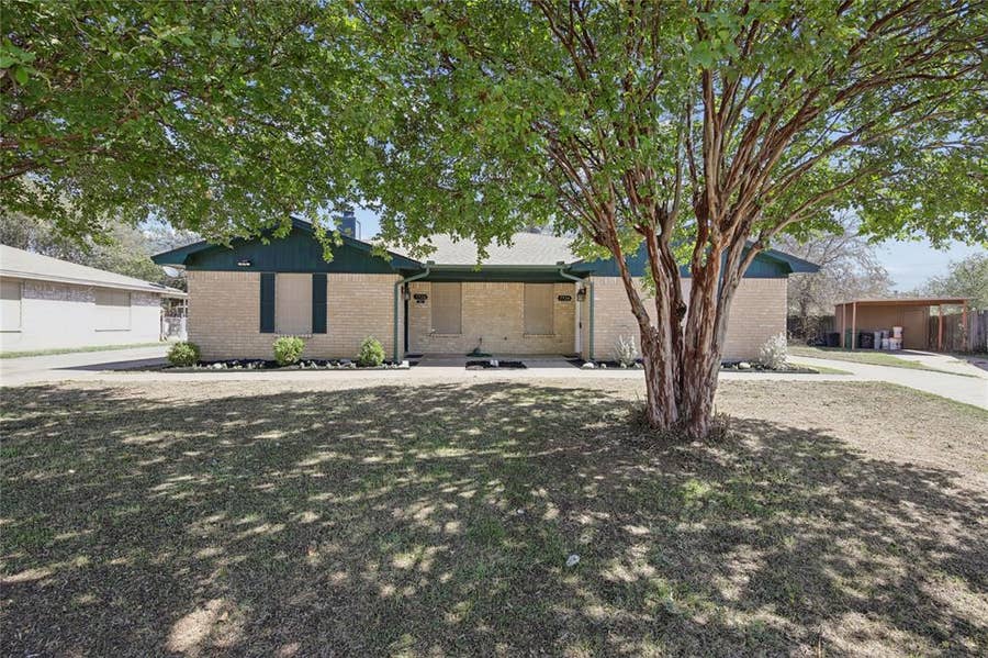 Property photo for 7724 Jennifer Lane, North Richland Hills, TX
