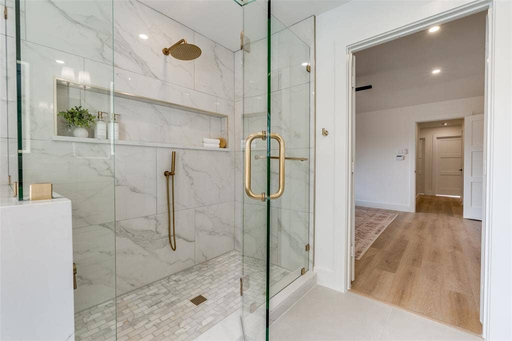 9406 Arborhill Drive, Dallas, TX 75243 9406 Arborhill Drive, Dallas, TX 75243