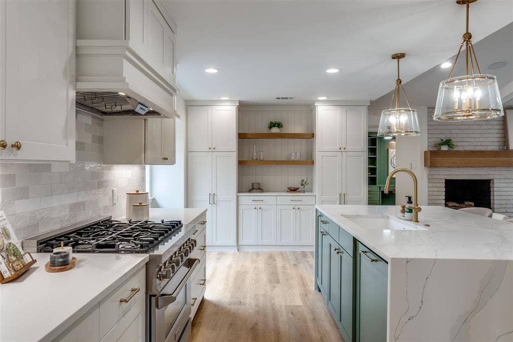 9406 Arborhill Drive, Dallas, TX 75243 9406 Arborhill Drive, Dallas, TX 75243