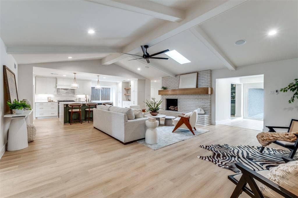 9406 Arborhill Drive, Dallas, TX 75243 9406 Arborhill Drive, Dallas, TX 75243
