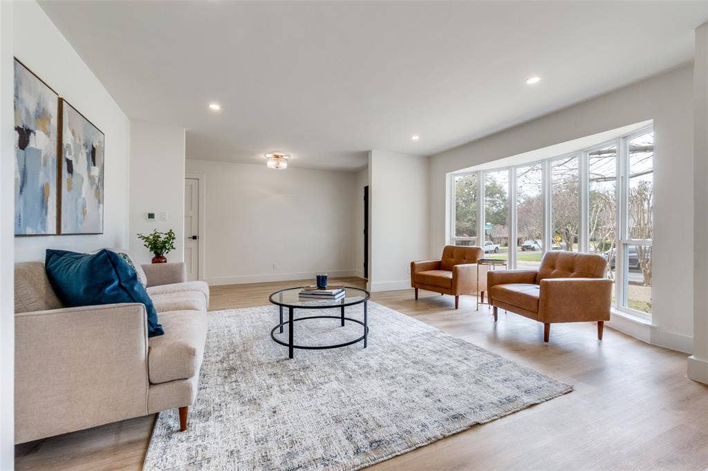 9406 Arborhill Drive, Dallas, TX 75243 9406 Arborhill Drive, Dallas, TX 75243