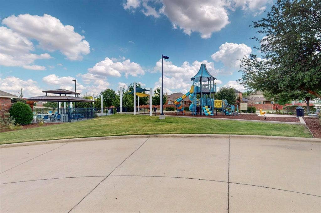 6101 Bell Springs Street, Fort Worth, TX 76123