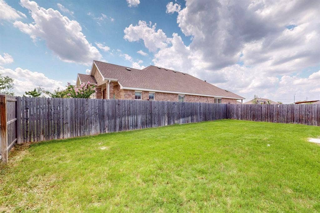 6101 Bell Springs Street, Fort Worth, TX 76123