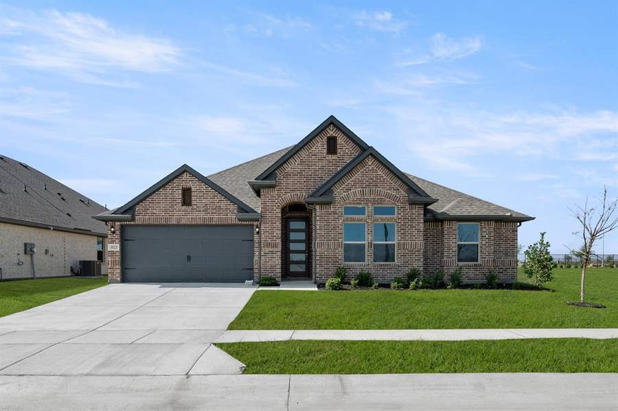 Property photo for 1123 Nighthawk Drive, Justin, TX