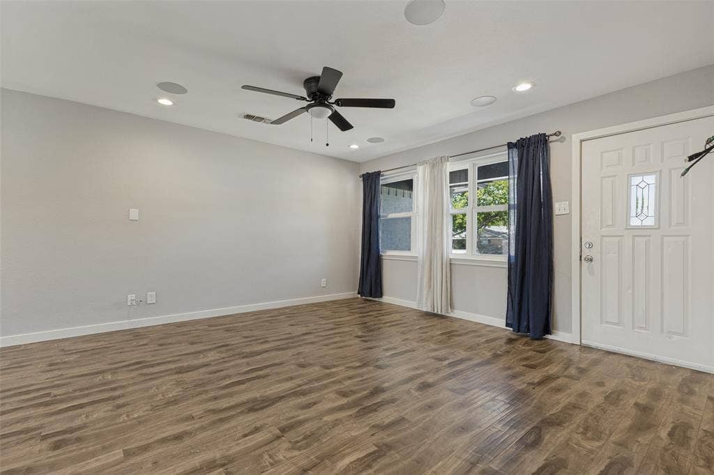 8926 Clearwater Drive, Dallas, TX 75243 8926 Clearwater Drive, Dallas, TX 75243