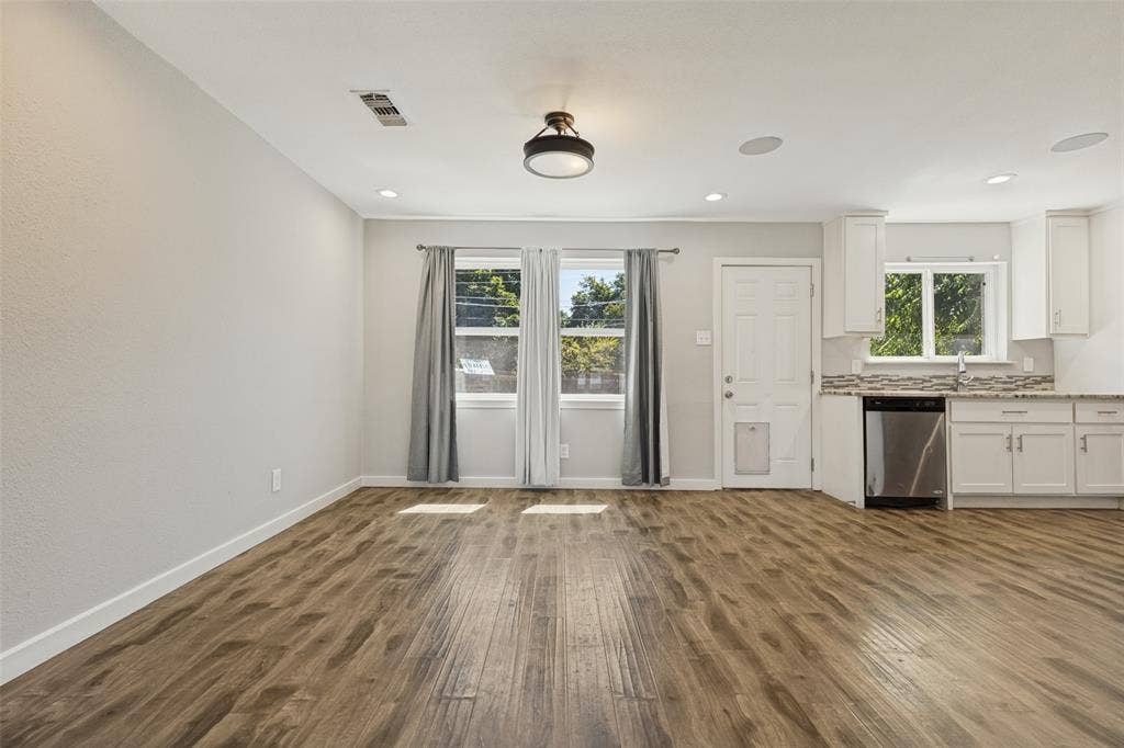 8926 Clearwater Drive, Dallas, TX 75243 8926 Clearwater Drive, Dallas, TX 75243