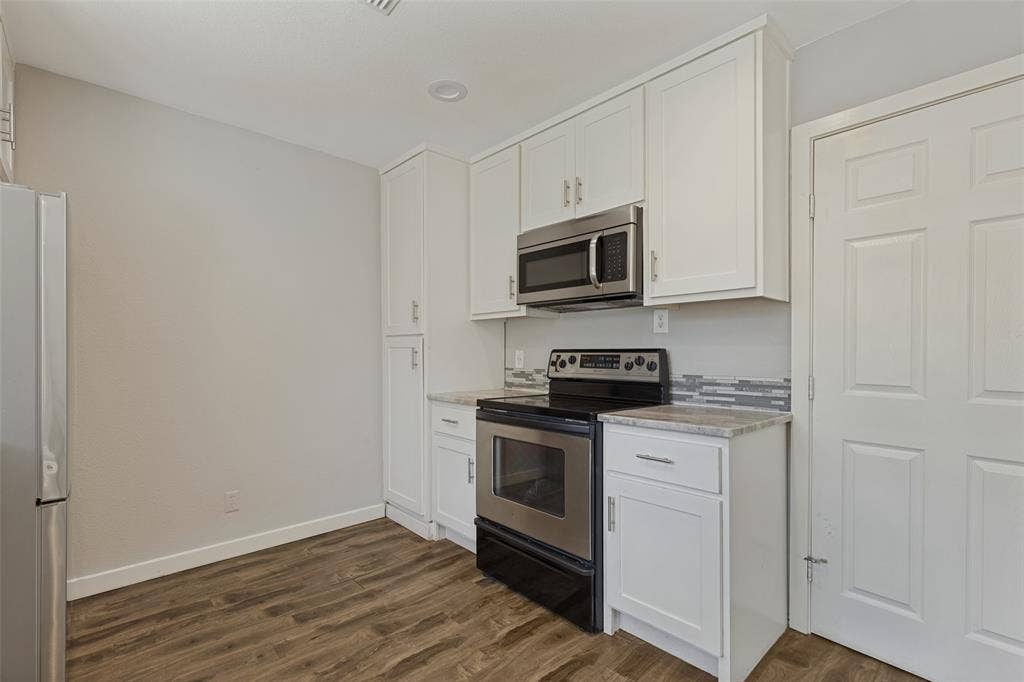 8926 Clearwater Drive, Dallas, TX 75243 8926 Clearwater Drive, Dallas, TX 75243