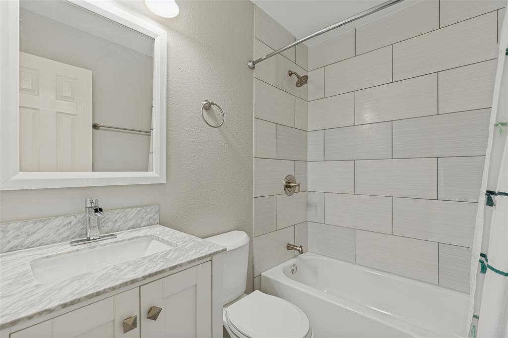8926 Clearwater Drive, Dallas, TX 75243 8926 Clearwater Drive, Dallas, TX 75243