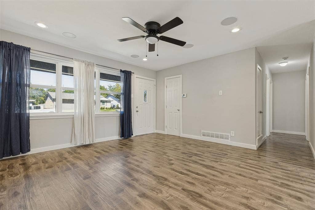 8926 Clearwater Drive, Dallas, TX 75243 8926 Clearwater Drive, Dallas, TX 75243
