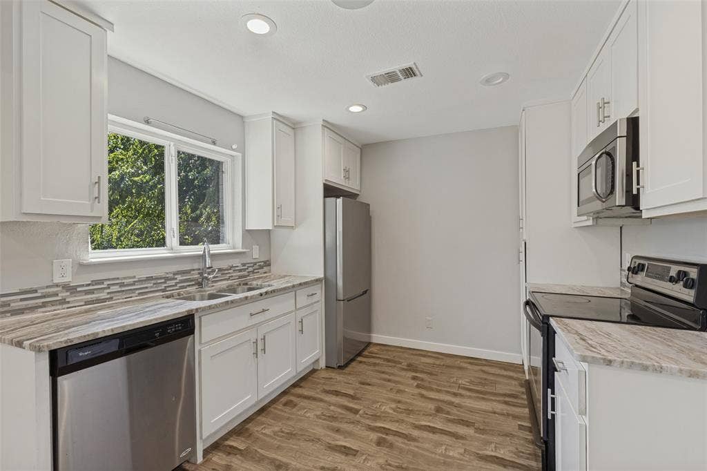 8926 Clearwater Drive, Dallas, TX 75243 8926 Clearwater Drive, Dallas, TX 75243
