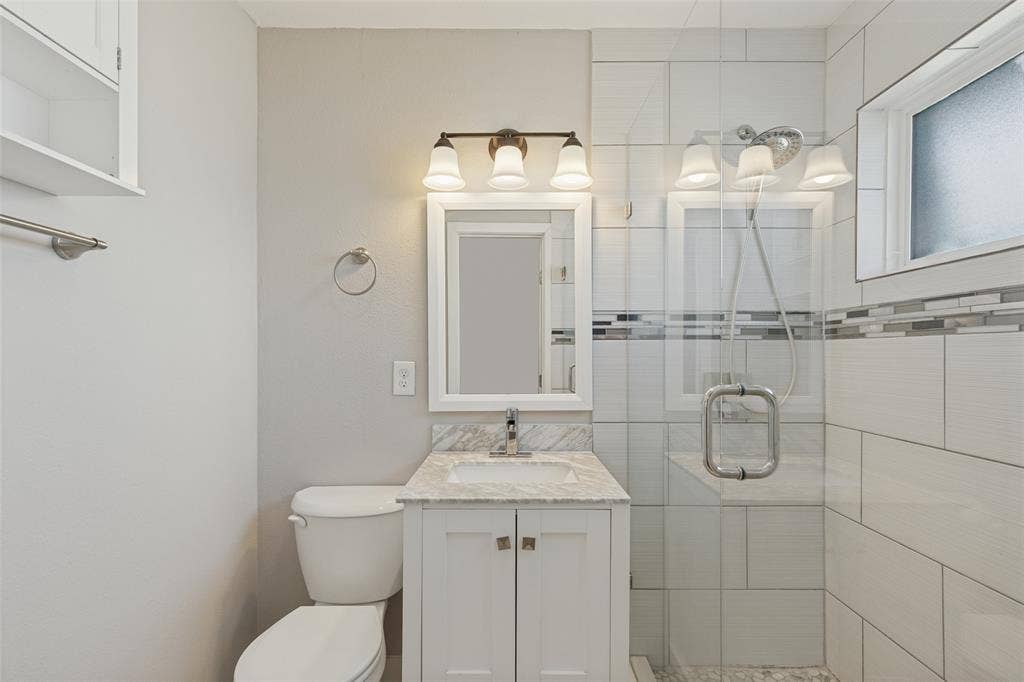 8926 Clearwater Drive, Dallas, TX 75243 8926 Clearwater Drive, Dallas, TX 75243