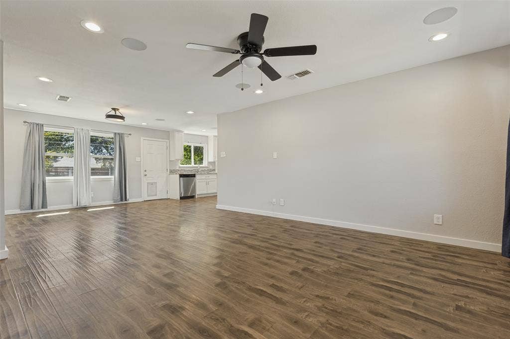 8926 Clearwater Drive, Dallas, TX 75243 8926 Clearwater Drive, Dallas, TX 75243
