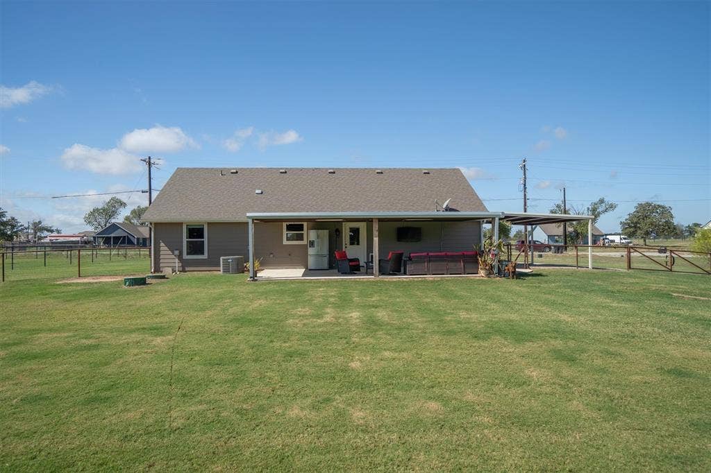 2019 Brown Loop, Poolville, TX 76487