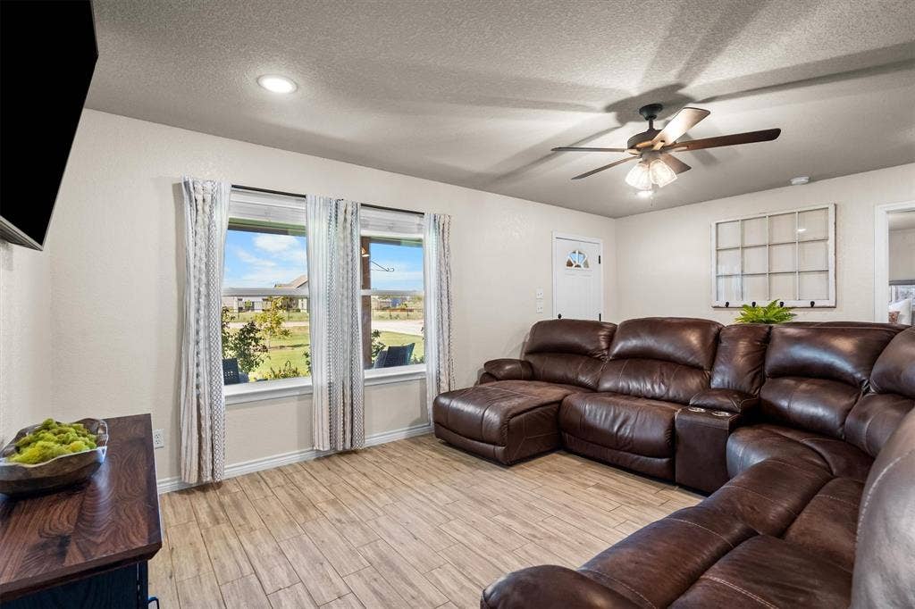 2019 Brown Loop, Poolville, TX 76487