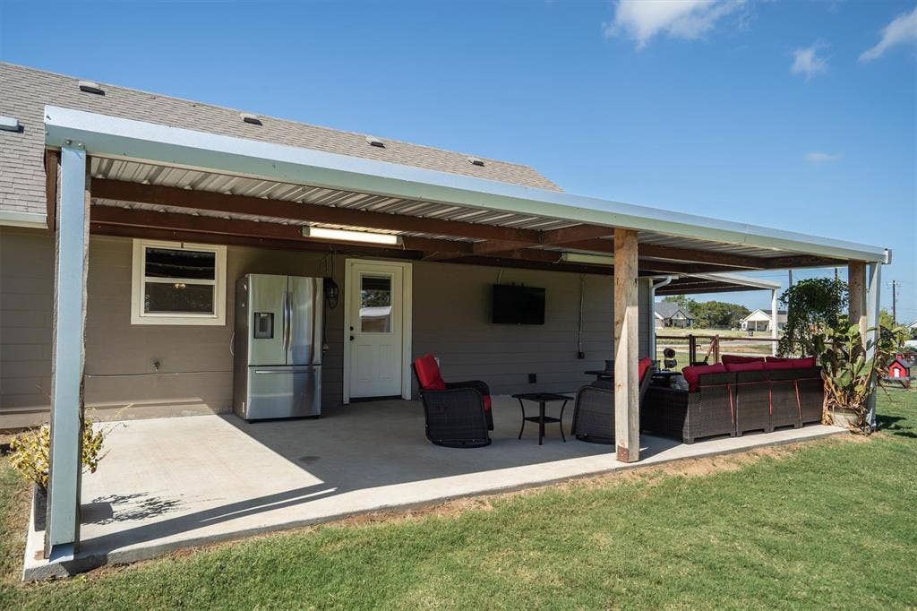 2019 Brown Loop, Poolville, TX 76487