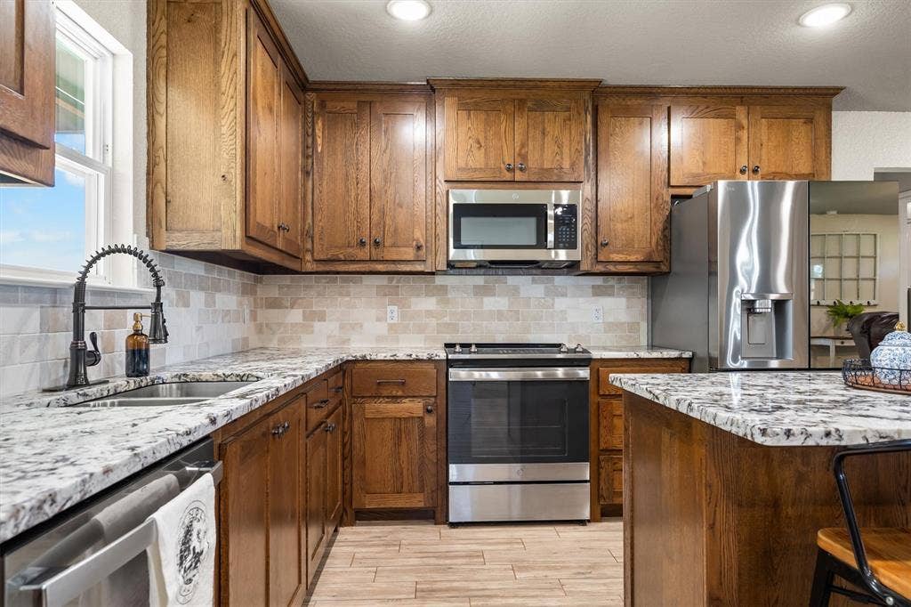 2019 Brown Loop, Poolville, TX 76487