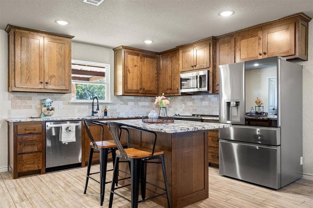 2019 Brown Loop, Poolville, TX 76487