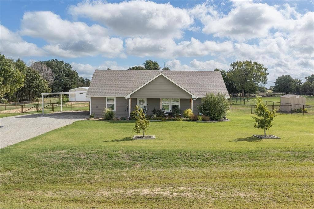 2019 Brown Loop, Poolville, TX 76487