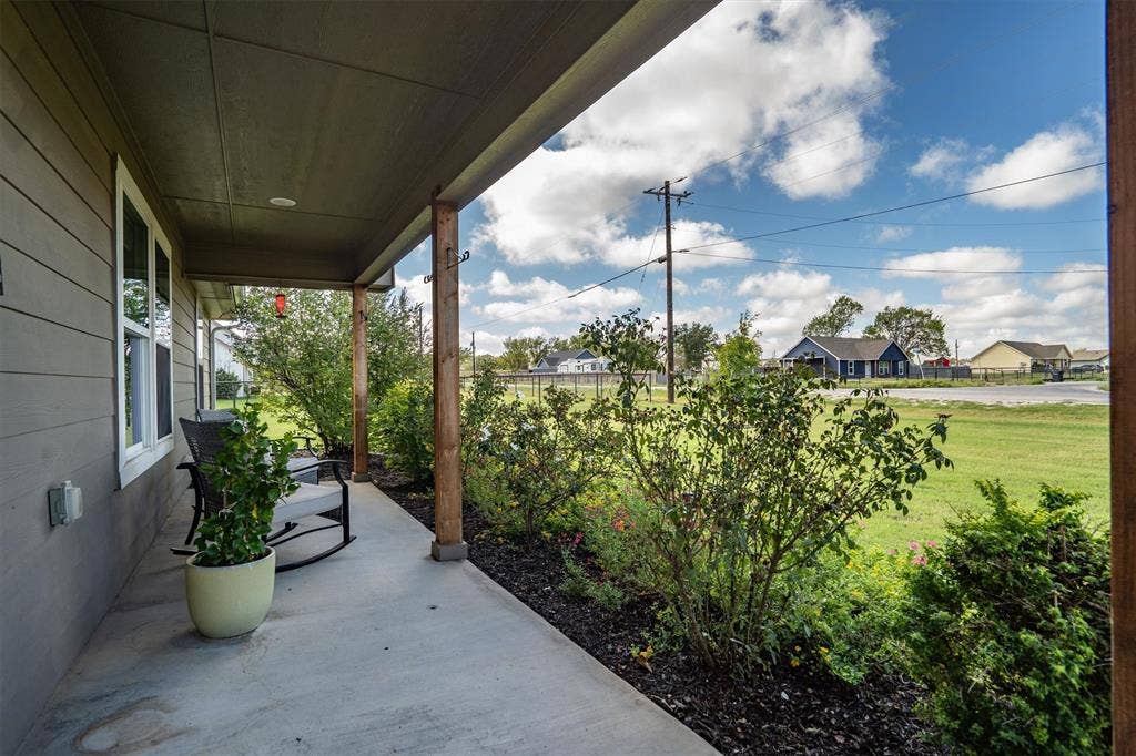 2019 Brown Loop, Poolville, TX 76487