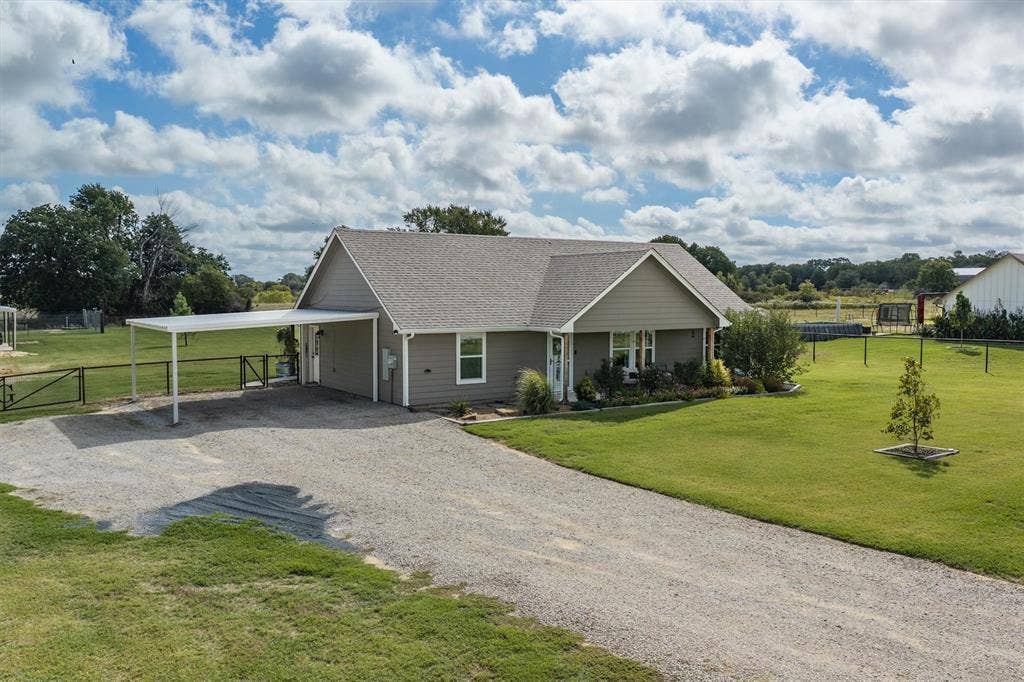 2019 Brown Loop, Poolville, TX 76487