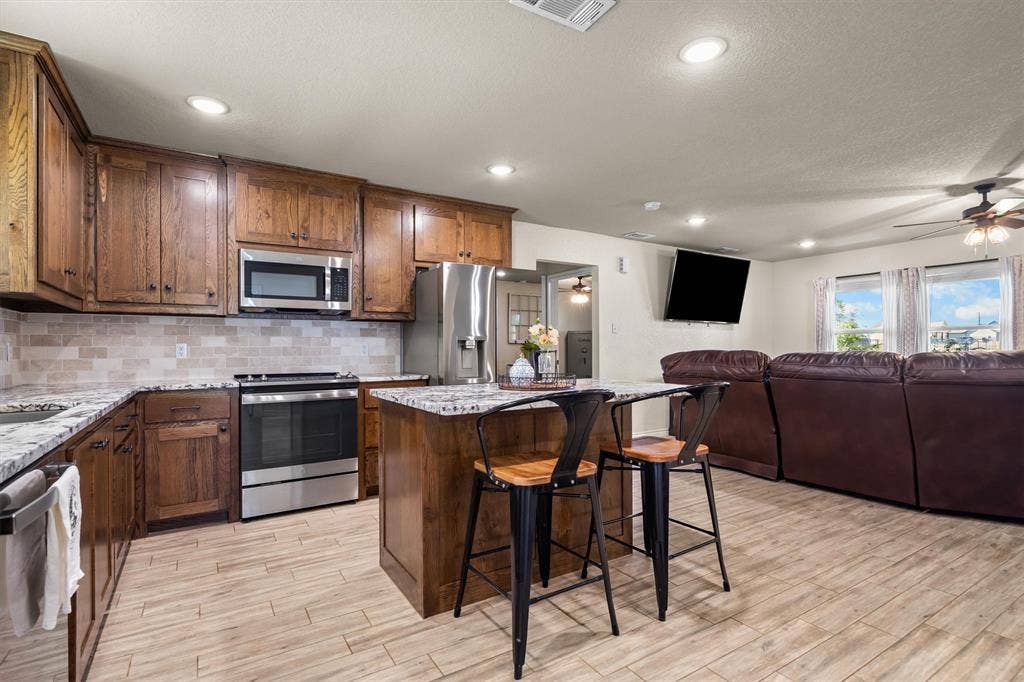 2019 Brown Loop, Poolville, TX 76487