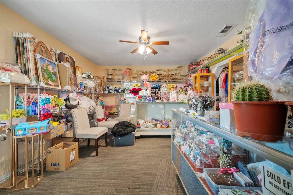 1738 W Avenue, Corsicana, TX 75110