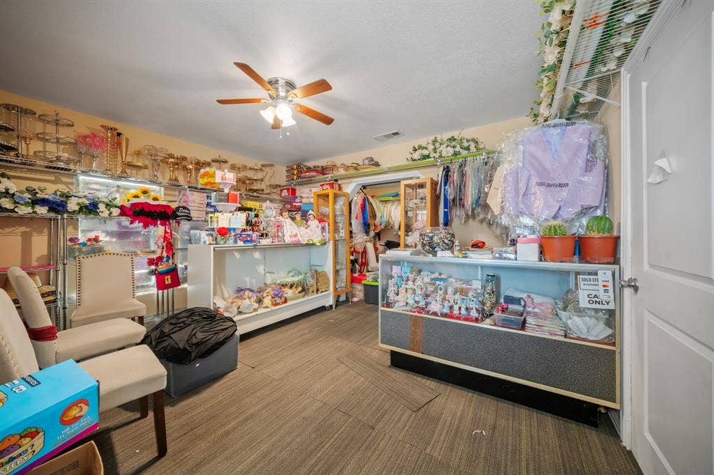 1738 W Avenue, Corsicana, TX 75110
