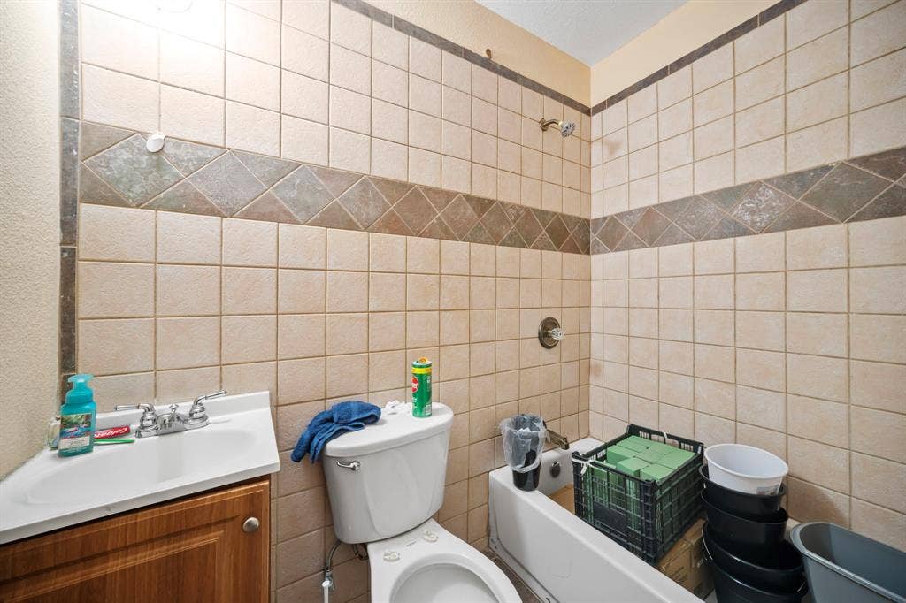 1738 W Avenue, Corsicana, TX 75110