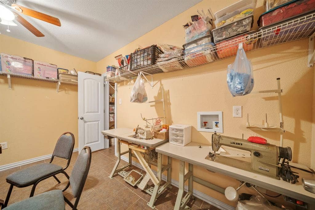 1738 W Avenue, Corsicana, TX 75110
