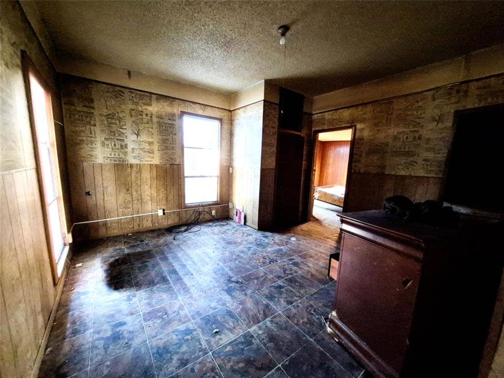 307 W Spruce Street, Whitewright, TX 75491