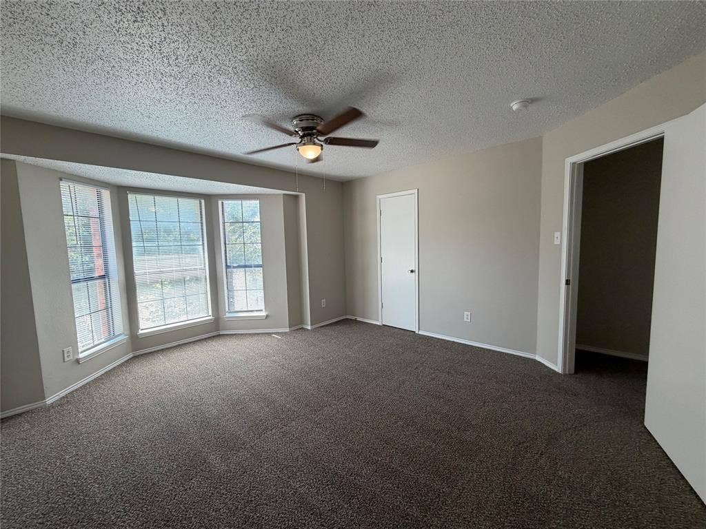 904 Shady Brook Lane, Cedar Hill, TX 75104