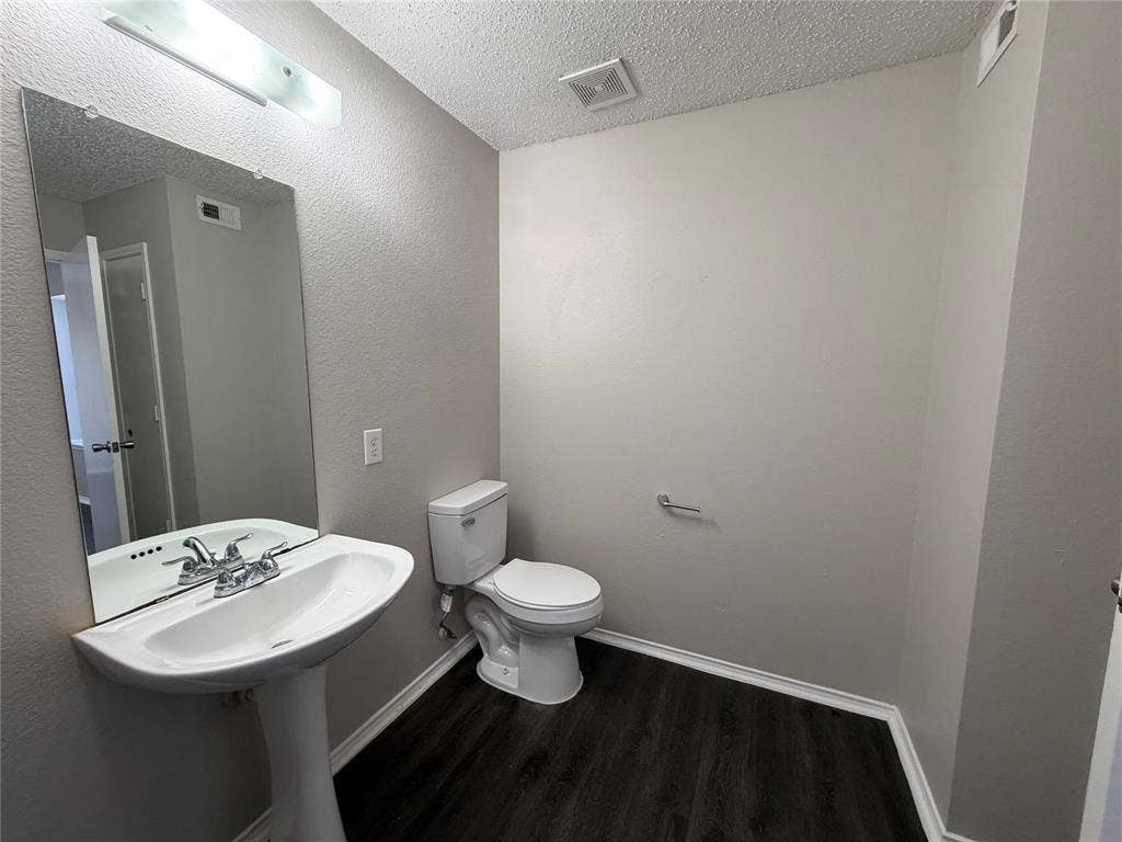 904 Shady Brook Lane, Cedar Hill, TX 75104