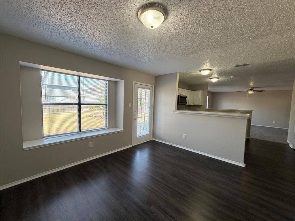 904 Shady Brook Lane, Cedar Hill, TX 75104