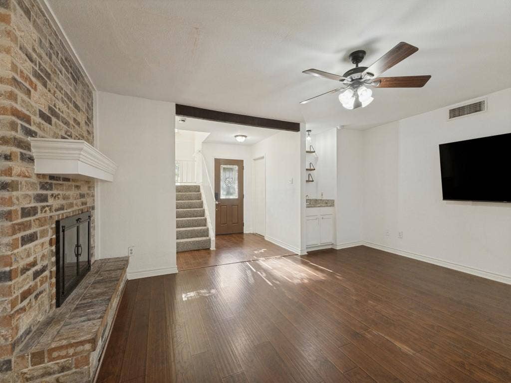 2109 Via Estrada, Carrollton, TX 75006 2109 Via Estrada, Carrollton, TX 75006