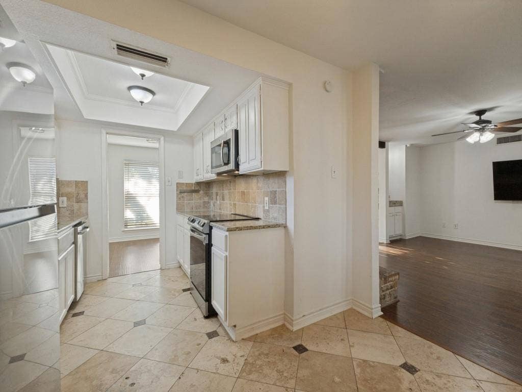 2109 Via Estrada, Carrollton, TX 75006 2109 Via Estrada, Carrollton, TX 75006